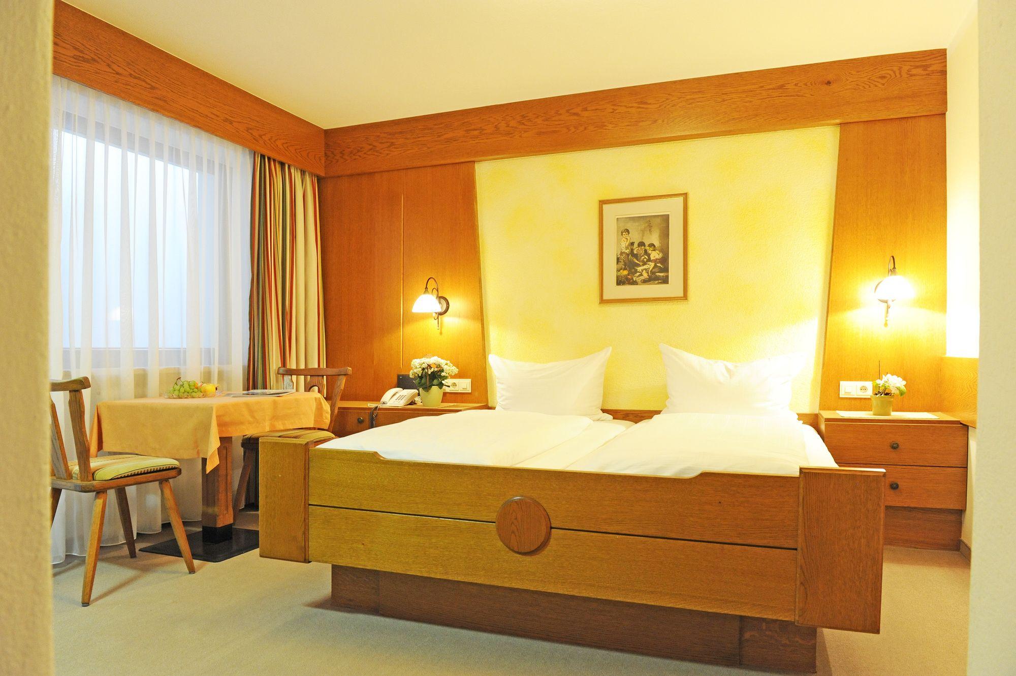 Apart Hotel Garni Wieser Solden Bagian luar foto